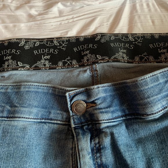 Lee Rider Midrise Boot Cut Denim Jeans - Picture 4 of 5